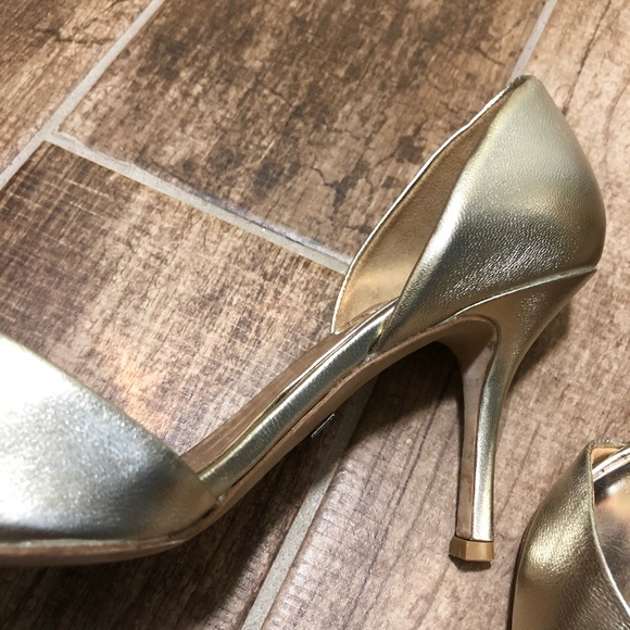 BADGLEY MISCHKA Gold and Rhinestone Pumps Heels 9 - Picture 6 of 10